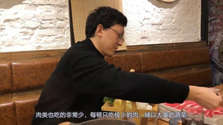 2020-12-30.【老孙聊游戏】老有戏老故事：痛风后能吃啥？同时对付两种病痛的我，2020大记事