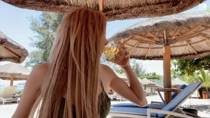 橘右羊沙滩比基尼