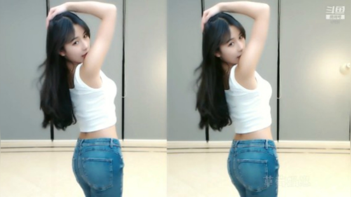 小深深儿：快点进来看我跳舞