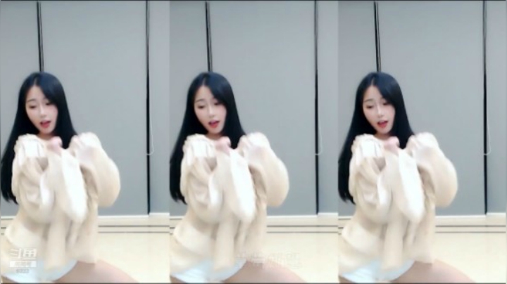 小深深儿：来看跳舞啦！~