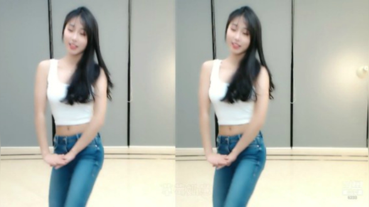 小深深儿：快点进来看我跳舞