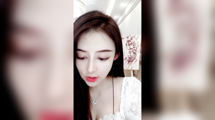 【2021-05-16 21点场】杨怡是个小仙女：愿你吃的每一只生蚝都有意义。