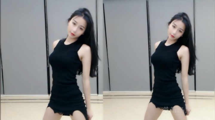 小深深儿：你的小宝贝正在跳舞中