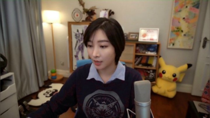 【女流直播】 P1 2021.5.16 砒霜前聊10块钱的弹幕版