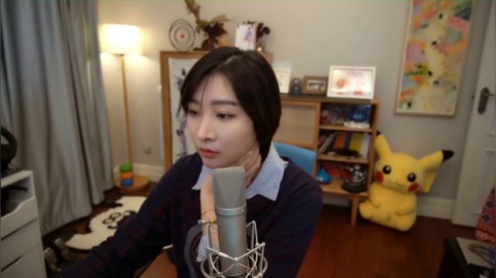 【女流直播】 P1 2021.5.16 砒霜前聊10块钱的弹幕版