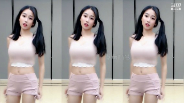 小深深儿：晚上好呀，来看跳舞啦！~