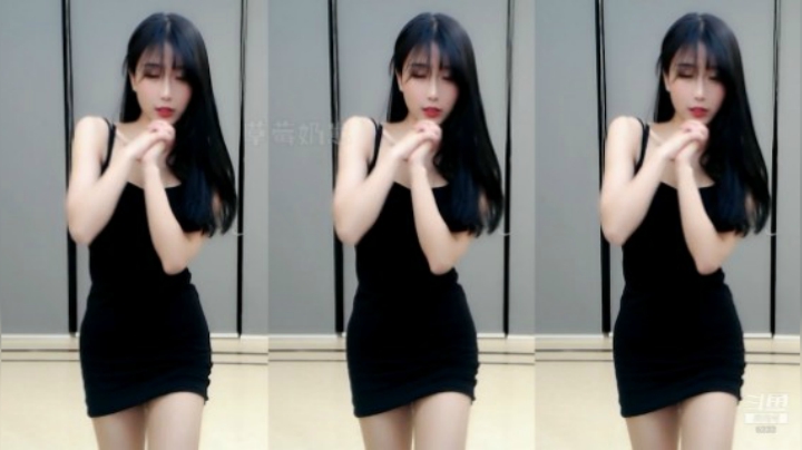 小深深儿：晚上好呀，来看跳舞啦！~