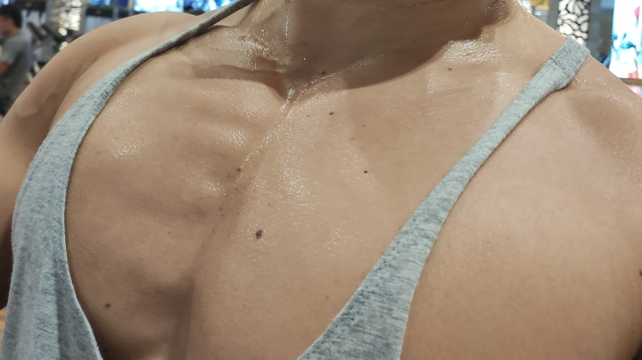 又要瘦又要大。胸