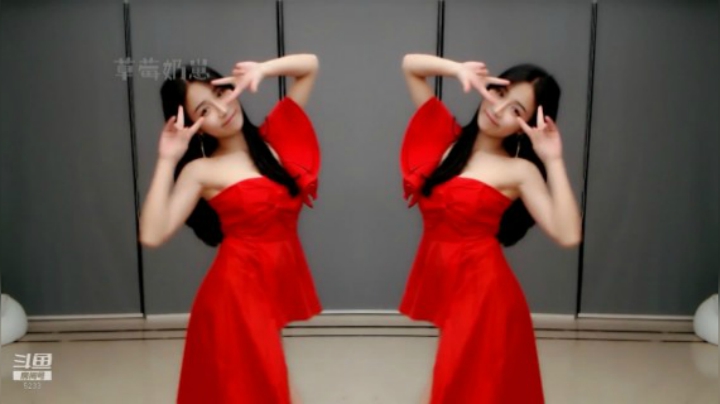 小深深儿：快点进来看跳舞啦！~