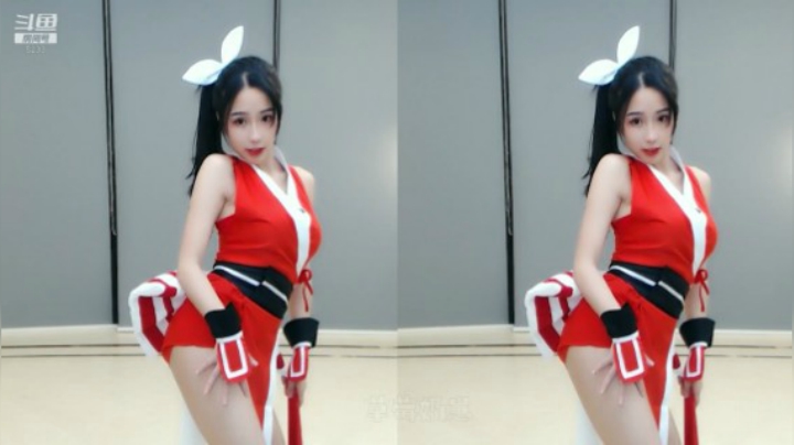 小深深儿：夜深了，点进来看跳舞啦！~
