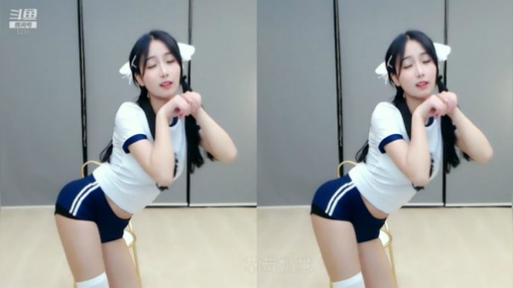 小深深儿：快点进来看跳舞啦！~