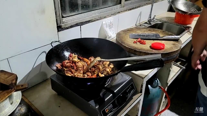 【2021-05-19 21点场】魅力生活i：抓黄鳝龙虾！！