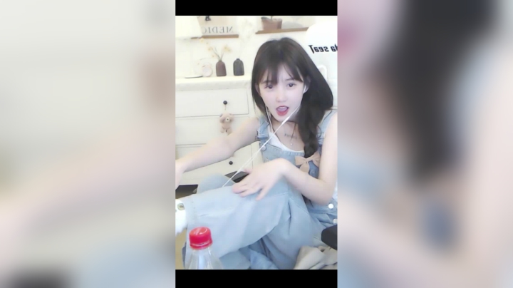 嘘赶紧看，一会就删了