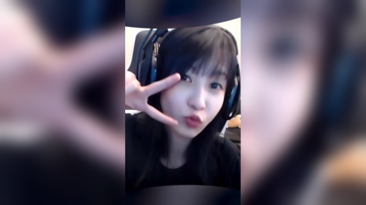 “如果愛，請深愛，如果不愛，別殇害 “