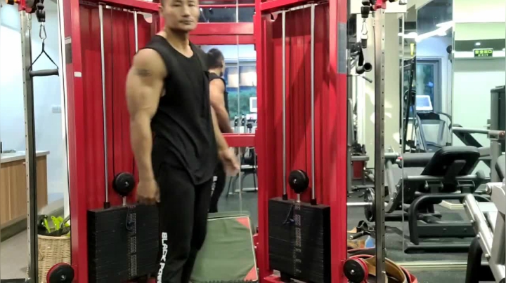 【2021-05-25 18点场】黑人毅：健身妹子小肥七上线