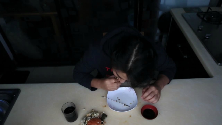 我在斗鱼看YESHI小哥直播美食