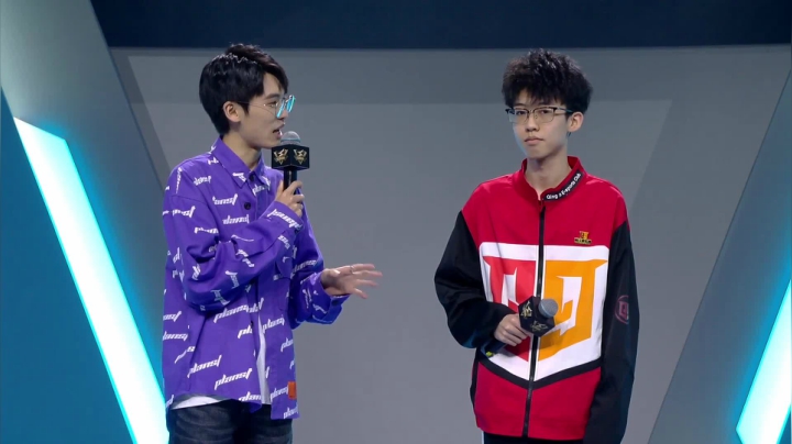 【赛后采访】Q9.决晨：这赛季打的一般吧，稳定性上需要提升一下，希望之后的季后赛再打好点