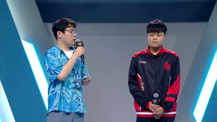 【赛后采访】AG.铁头娃：直播不怎么看弹幕，平时多练习调整心态就好