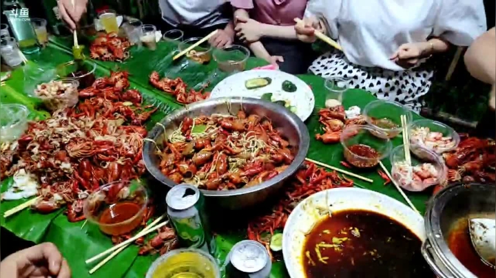 【2021-05-27 22点场】魅力生活i：❤欢迎大哥们来龙潭河玩❤