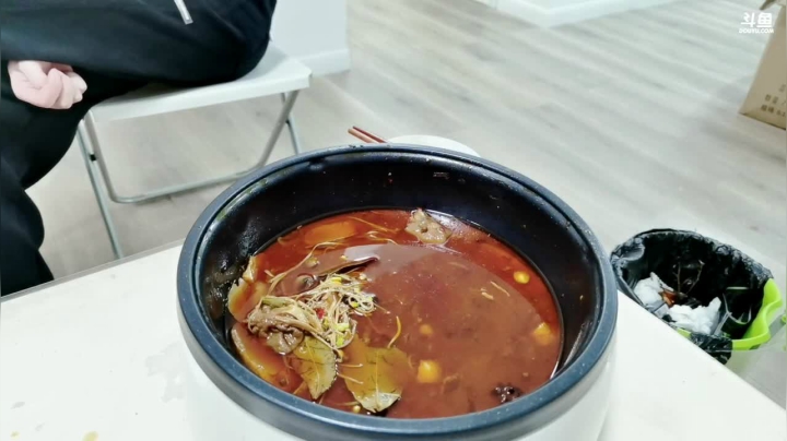 【2021-05-28 23点场】美食老王：今晚见哟，各位可好呀