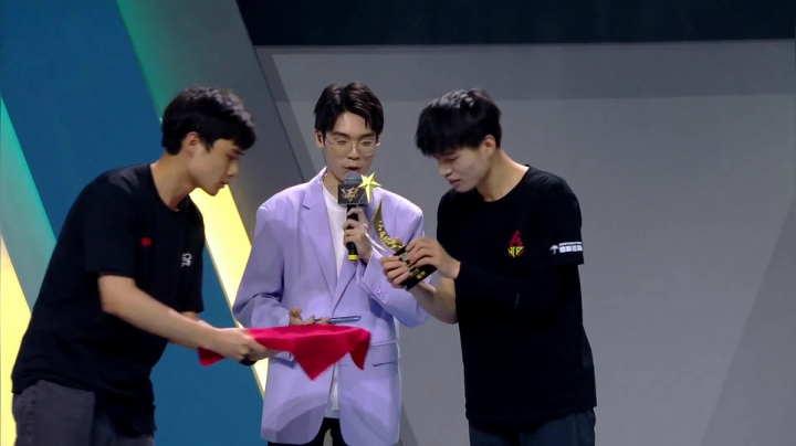 【赛后采访】JCR.阿升：都是朋友，都是兄弟，场上可以肆无忌惮地玩儿