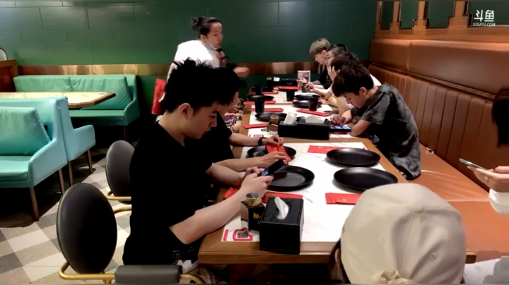 【2021-06-01 00点场】17素酒：祝兽生日快乐，吃个饭！