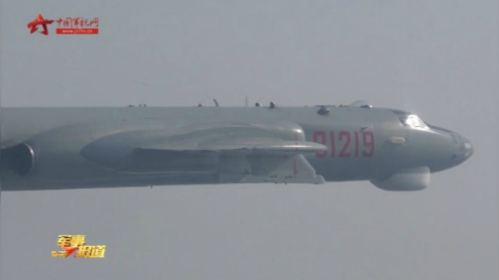 【直击演训场】海军航空兵多型轰炸机大机群实弹训练