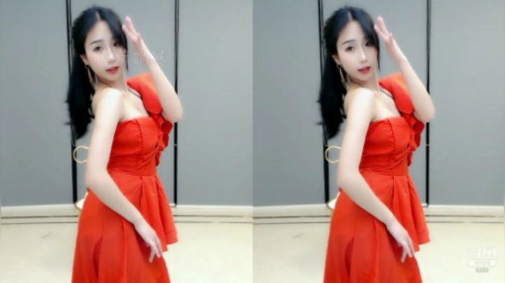 小深深儿：夜深了，点进来看跳舞啦！~