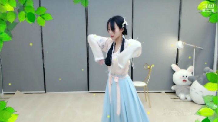 小深深儿：夜深了，点进来看跳舞啦！~