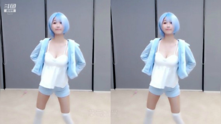 小深深儿：夜深了，点进来看跳舞啦！~
