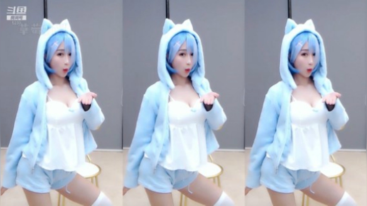 小深深儿：夜深了，点进来看跳舞啦！~