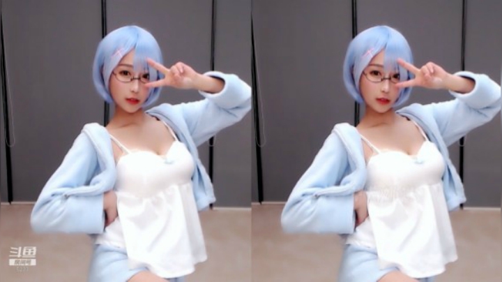 小深深儿：夜深了，点进来看跳舞啦！~
