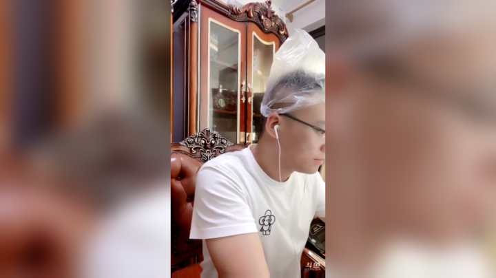 【2021-06-05 01点场】睡懵的渣皇：斗鱼欧气满满直播间