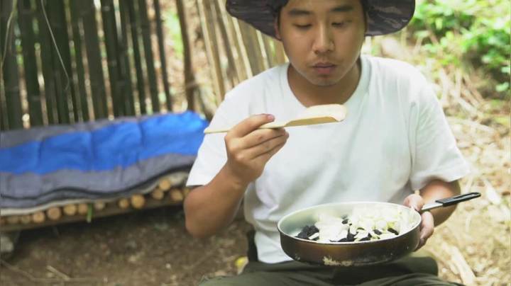 我在斗鱼看YESHI小哥直播美食