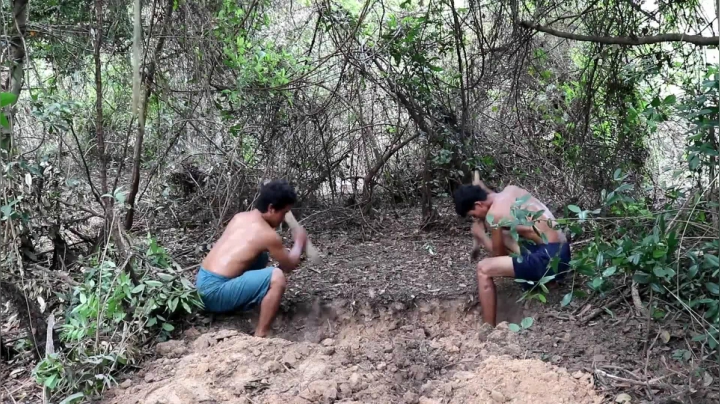 『原始生活』建造地下房 (1)