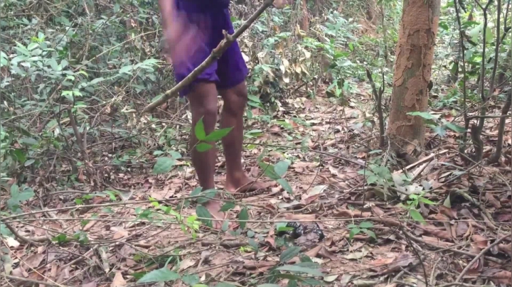 『原始生活』烤食大蜗牛 (2)