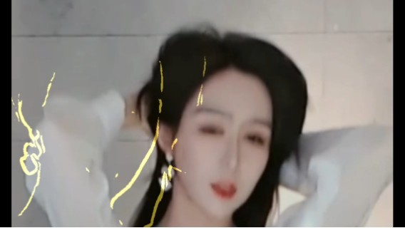 其实这首歌不是抡大锤而是越南鼓