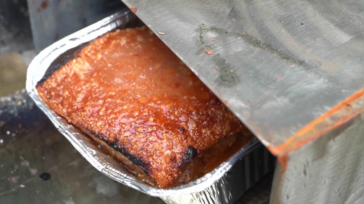 我在斗鱼看YESHI小哥直播美食