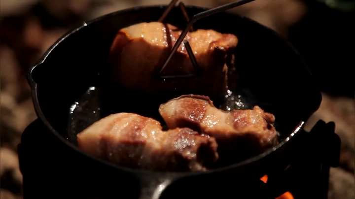 荒野露营中犒赏自己一顿好的 东坡肉 (4)