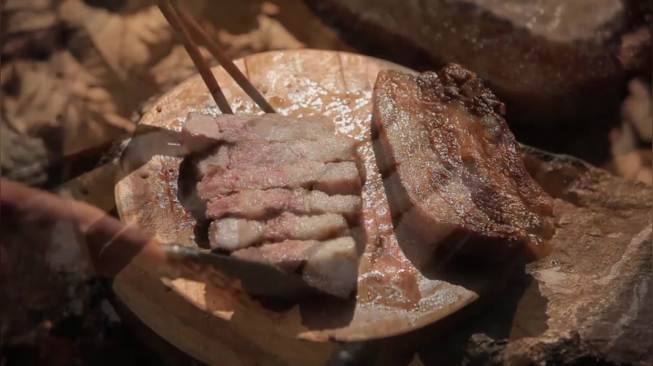 荒野露营中犒赏自己一顿好的 烤五花肉 (3)