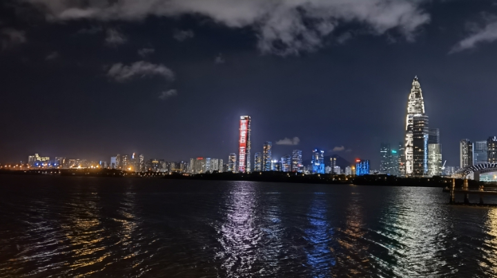 晚上骑行偶播