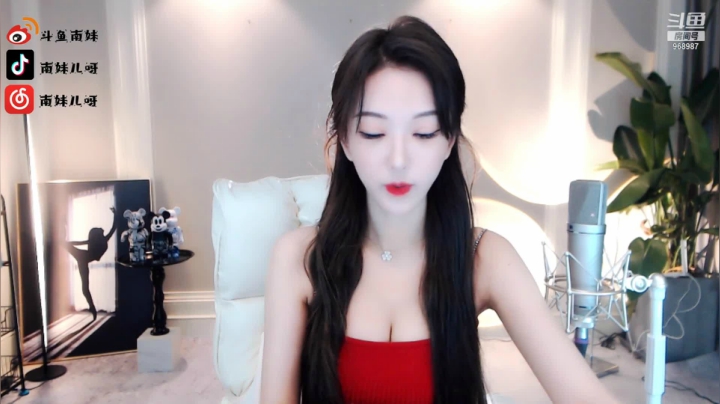 【2021-06-20 19点场】南妹儿呀：身高170的模特mm哦