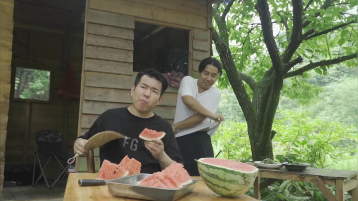 我在斗鱼看YESHI小哥直播美食