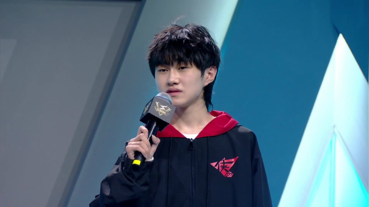 【赛后采访】RWK.红孩儿：喜欢打比赛今天打得很爽，更想打好明天大后天以及6月19号的比赛