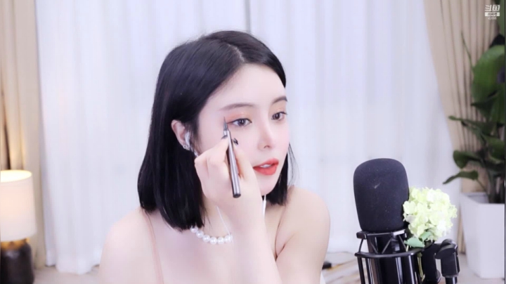 【2021-06-21 22点场】苏恩Olivia：苏恩：最近作息不稳定 晚点来