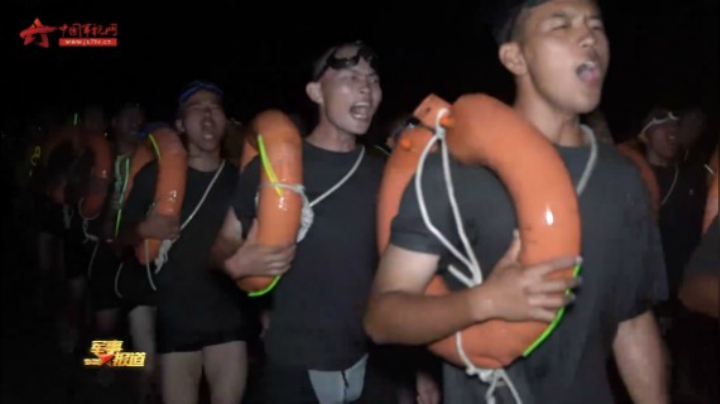 【直击演训场】东南沿海：数千官兵展开勇士与大海的较量