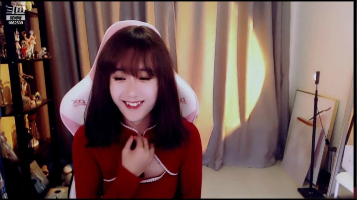 【2021-06-25 20点场】哈尼九：有一个美女在直播