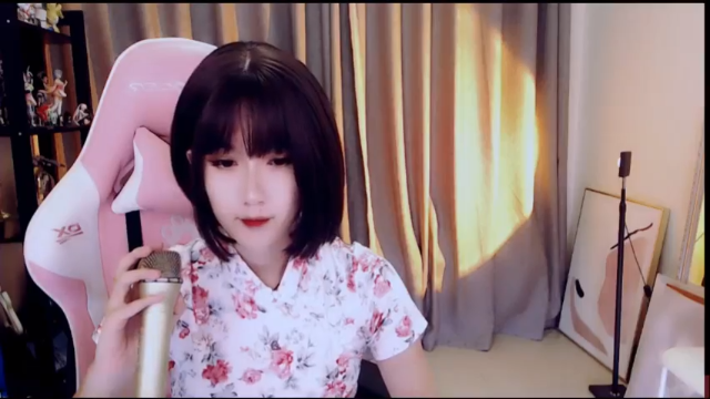 【2021-06-28 20点场】哈尼九：有一个美女在直播