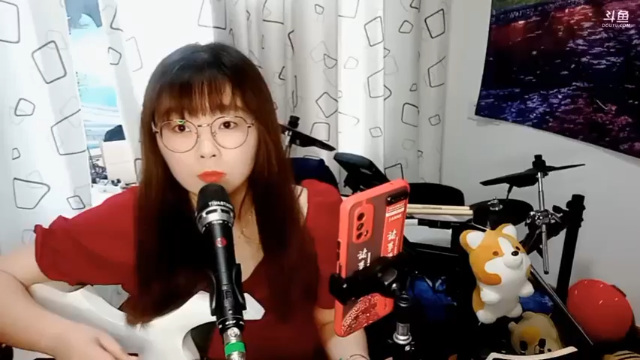 一个果子乐队主唱