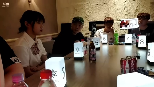【2021-06-28 23点场】imxiaoxin：【小新】户外探店！